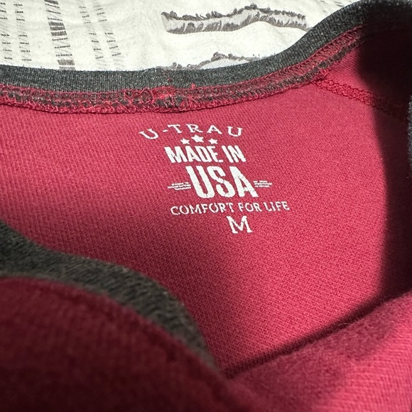 Harvard University Red Sweatshirt Pullover - Picture 5 of 7